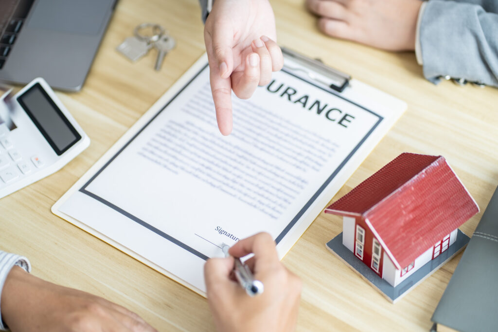 business-people-signing-contract-insurance